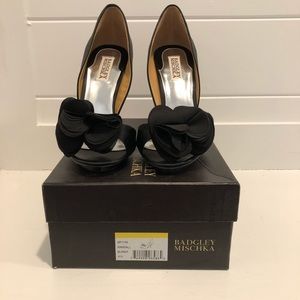 NWT badgley mischka black satin heel size 8.5